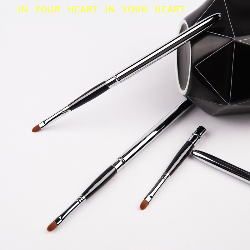 X Beauty Makeup - 【X】Eyeshadow Lip Gloss Makeup Brush Portable