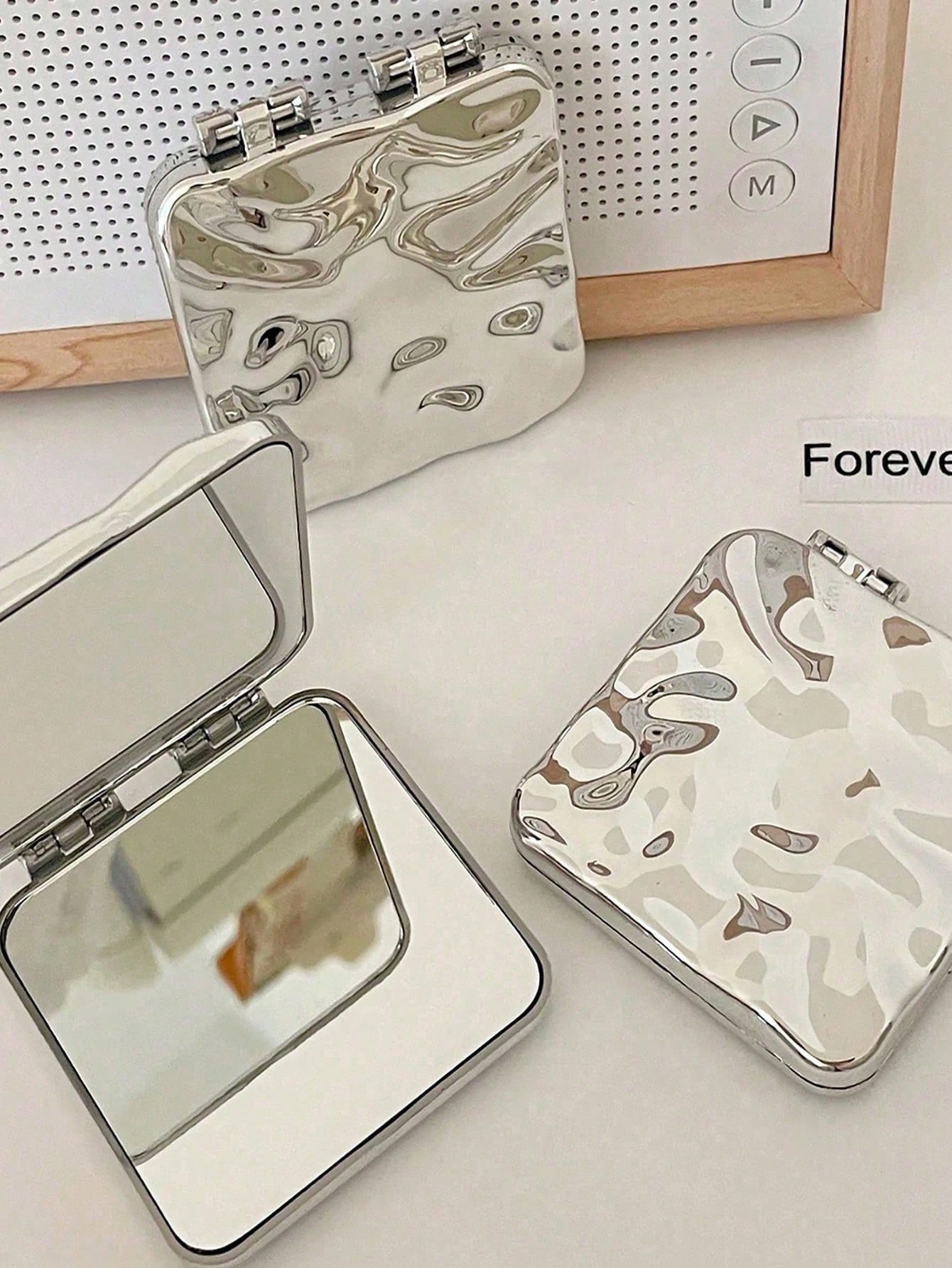 Portable Folding Makeup Mirror - Makeup Beauty Y2K Style recensione e prezzo